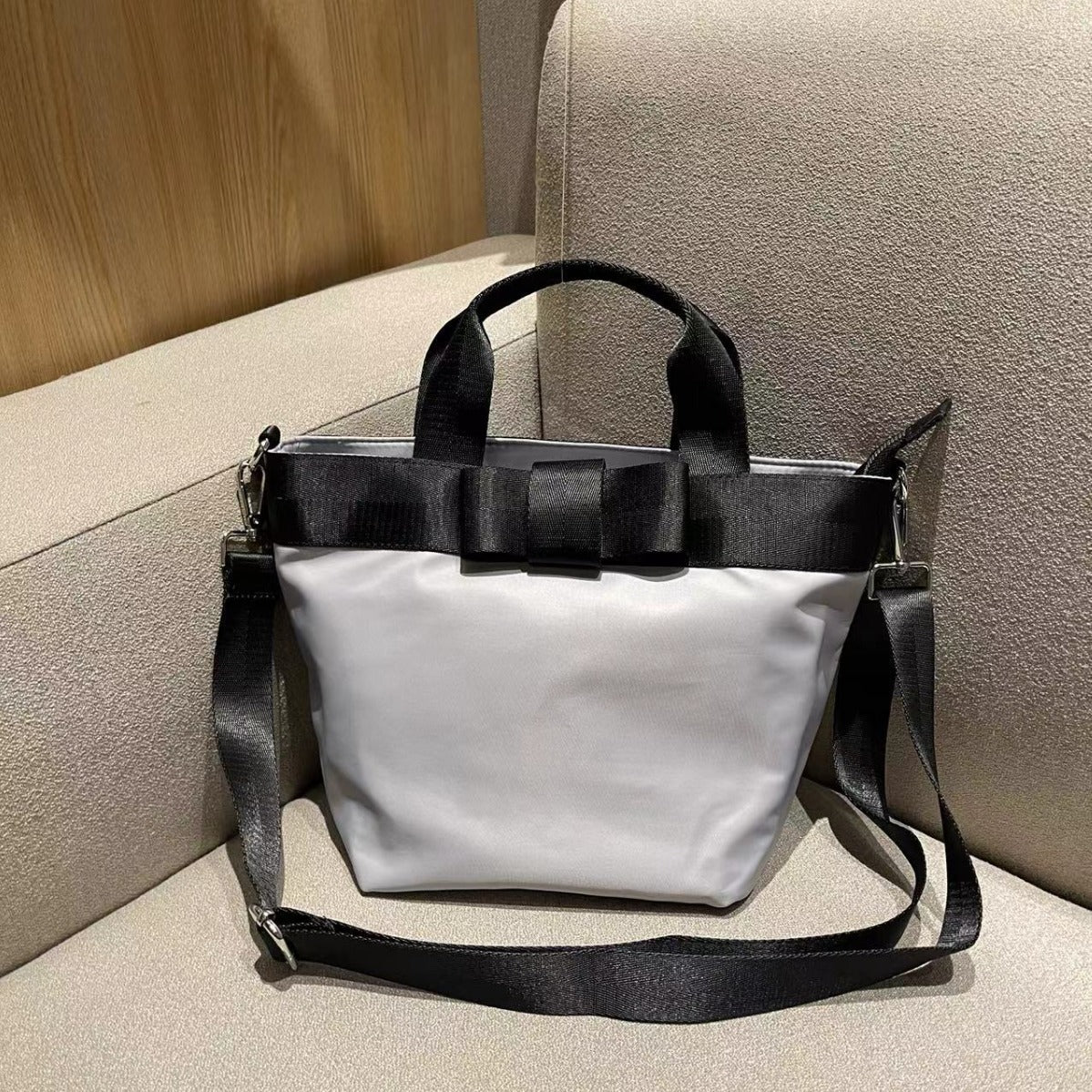 Women's Graceful Large Capacity Commuter Nylon Cloth Tote Bags
