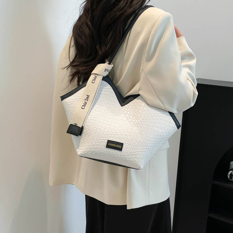 Large Capacity Letter Strap Retro Style Woven Pattern Texture Commuter Women's Shoulder Bag