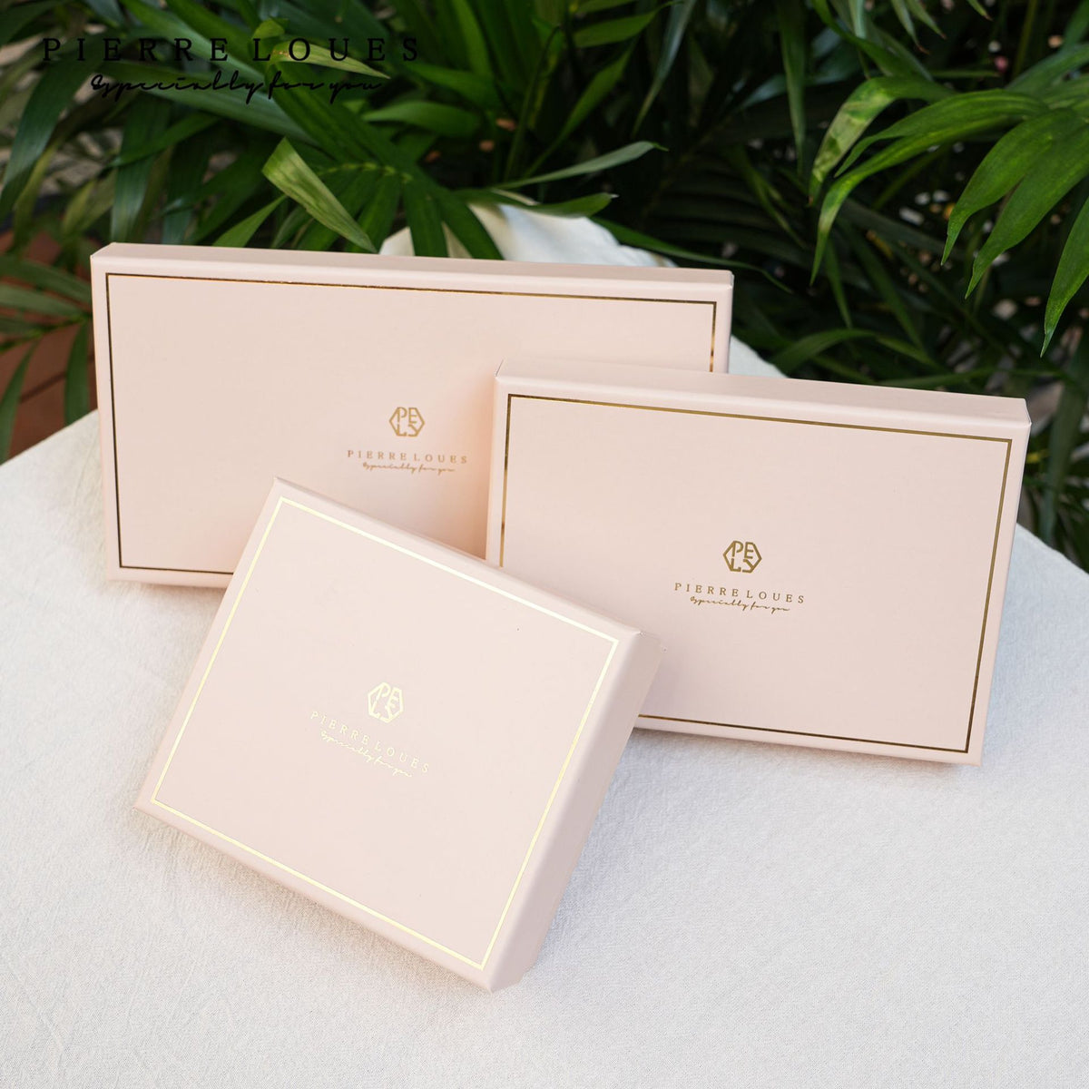 Elegant Short Mid-length Box Gift Paper Ladies Wallet