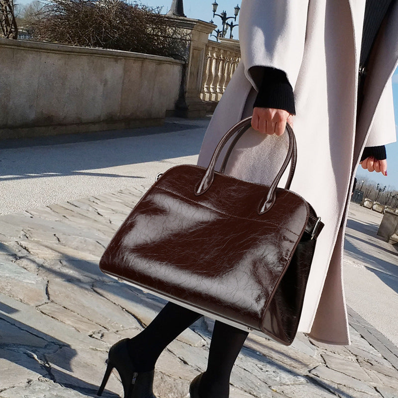 Women's Genuine Leather Simple Commuter Large Capacity Bags