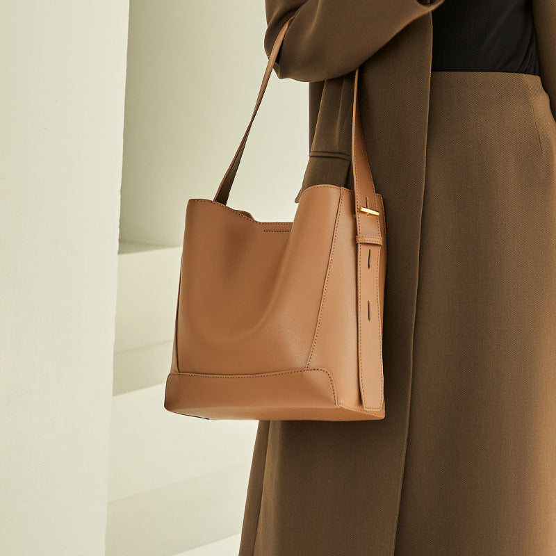 Women's Large Genuine Leather Capacity Commuter Shoulder Bags