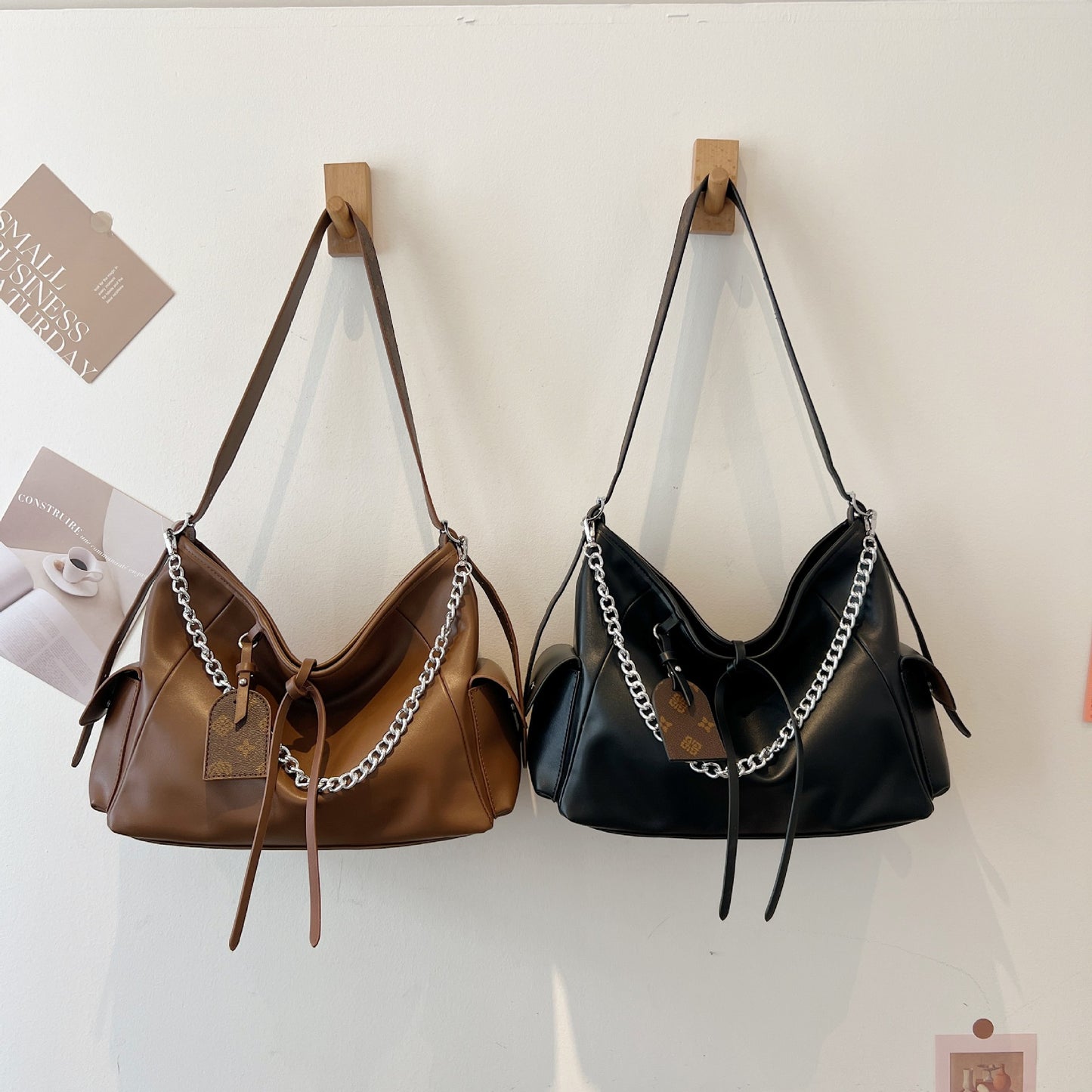 Women's Mild Luxury Retro Large Capacity Presbyopic Shoulder Bags