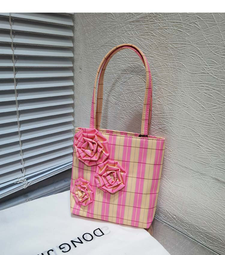 Women's Korean Retro Handmade Pleated Three-dimensional Rose Handbags