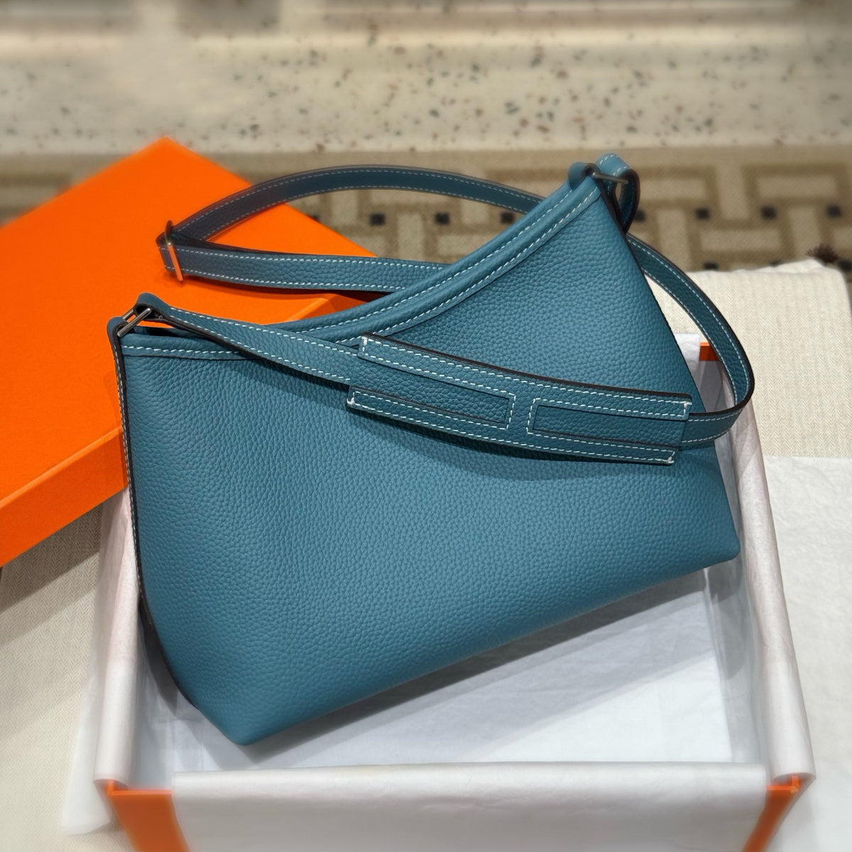 Women's First Layer Cowhide Underarm Fashionable Simple Bags