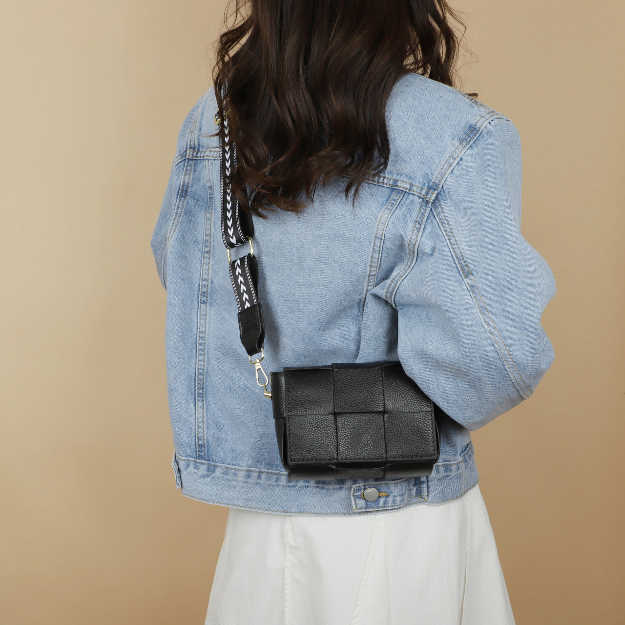 Women's Beautiful Braided Leather Retro Fashion Small Square Bags