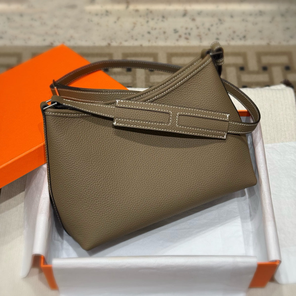 Women's First Layer Cowhide Underarm Fashionable Simple Bags