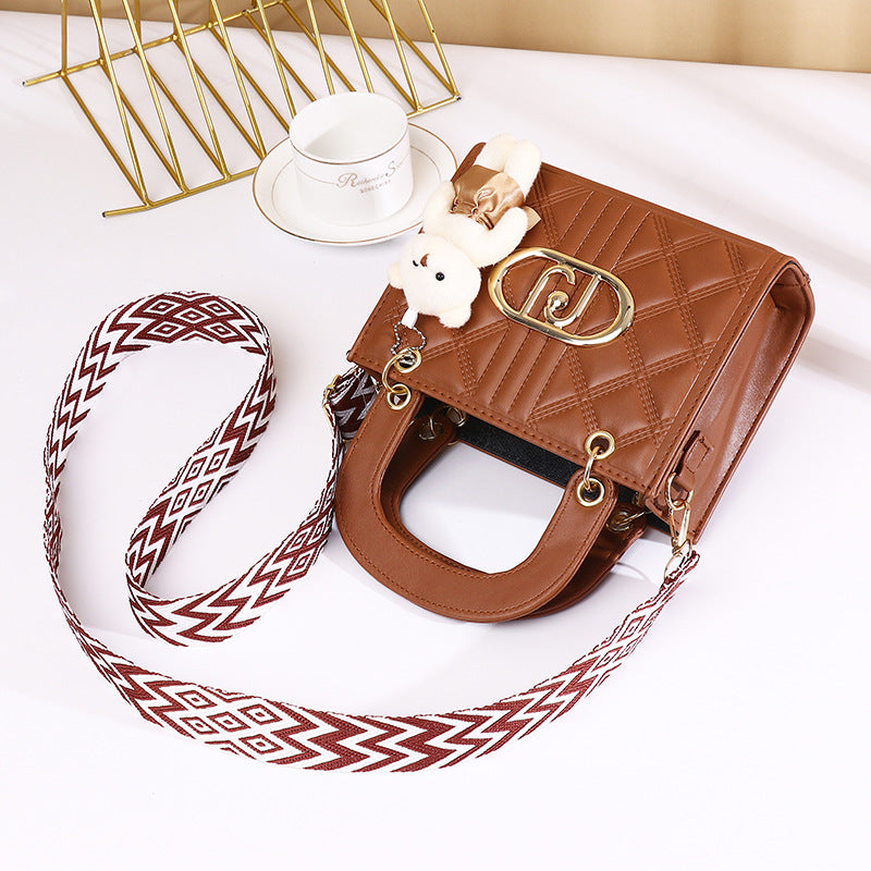 Fashionable High-grade Portable Rhombus Embroidery Line Bear Small Square Bags