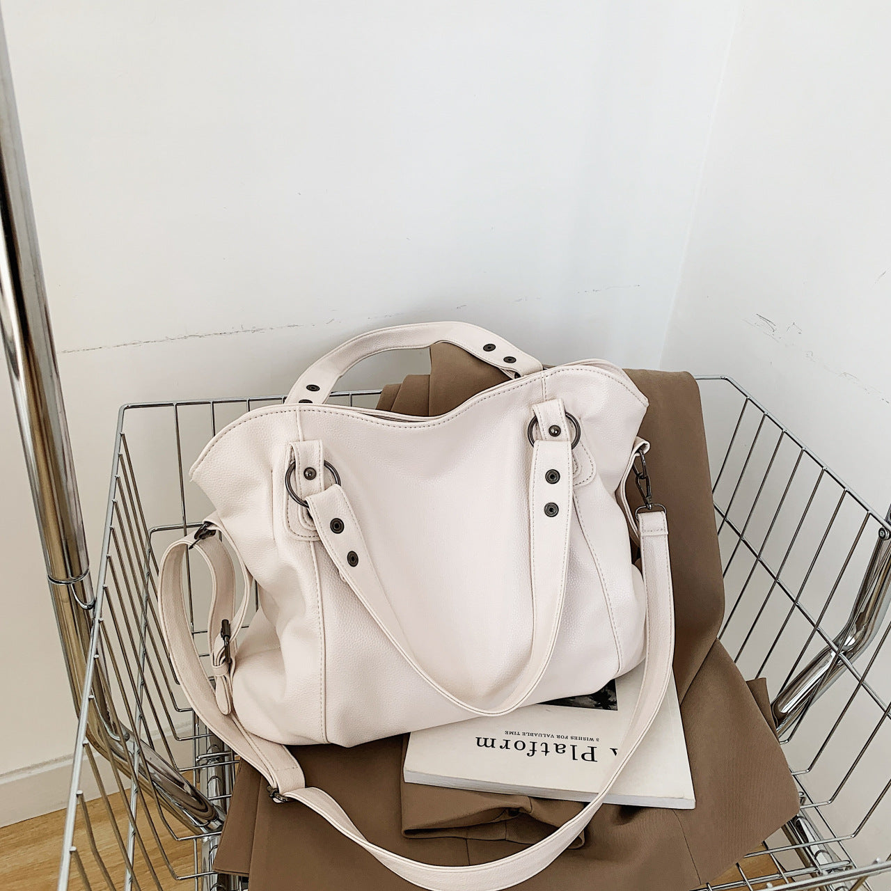 Women's Fashion Leather Specializes In Trendy Lady's Shoulder Bags