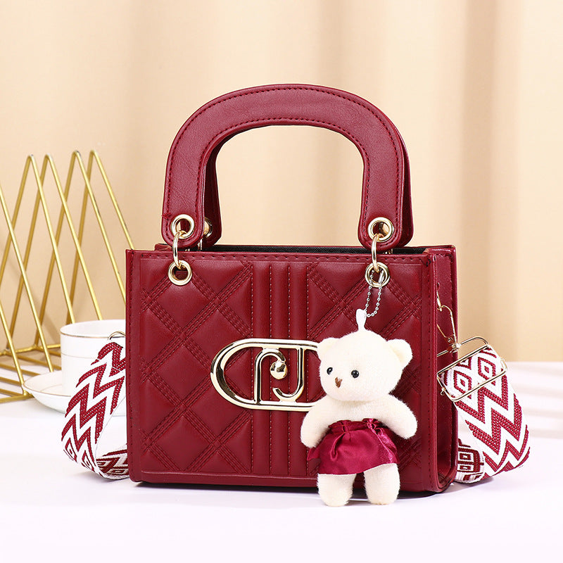 Fashionable High-grade Portable Rhombus Embroidery Line Bear Small Square Bags