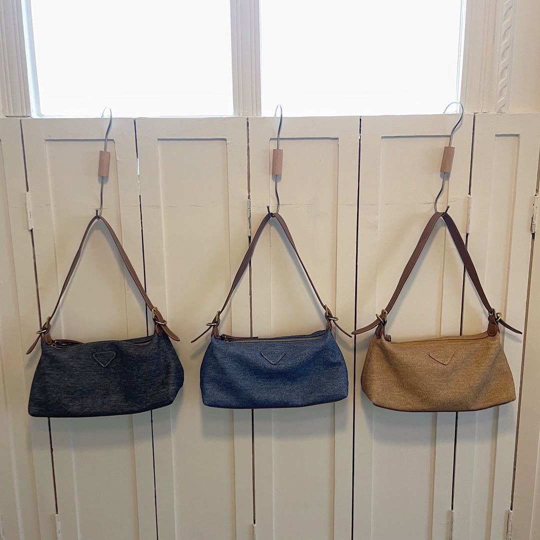 French Stick Underarm Design Texture Cloth Shoulder Bags