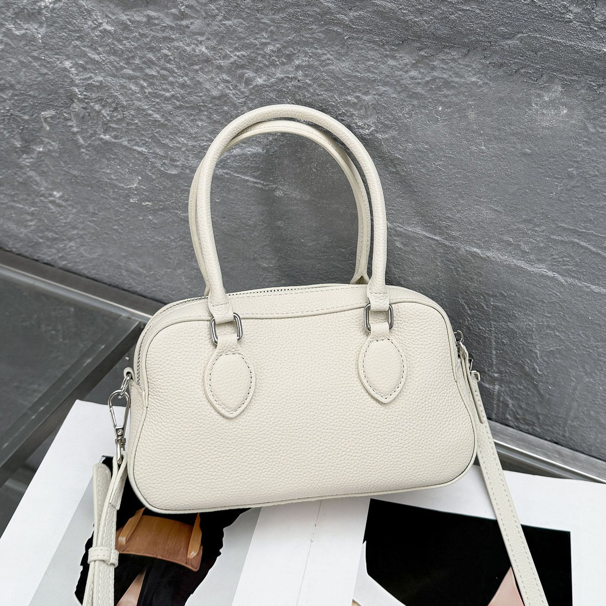 First Layer Cowhide Commute Trendy Portable Cell Genuine Ladies Bags