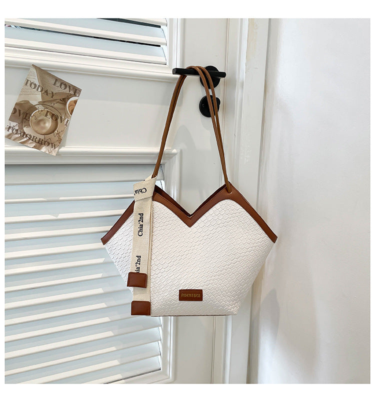 Large Capacity Letter Strap Retro Style Woven Pattern Texture Commuter Women's Shoulder Bag