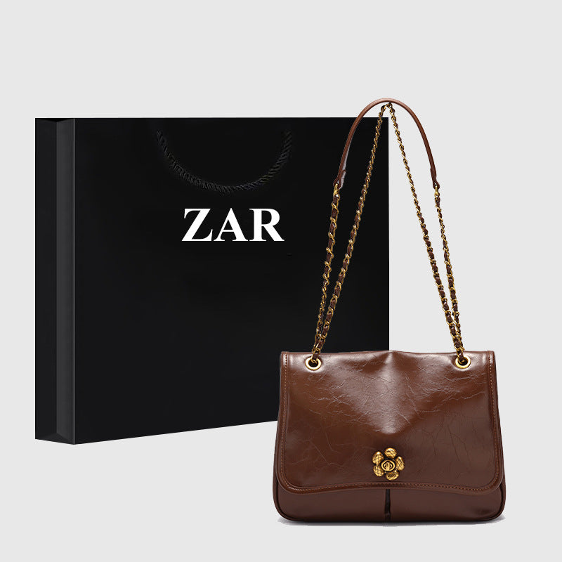 Elegant Chain Large Capacity Commuter Underarm Tote Bags