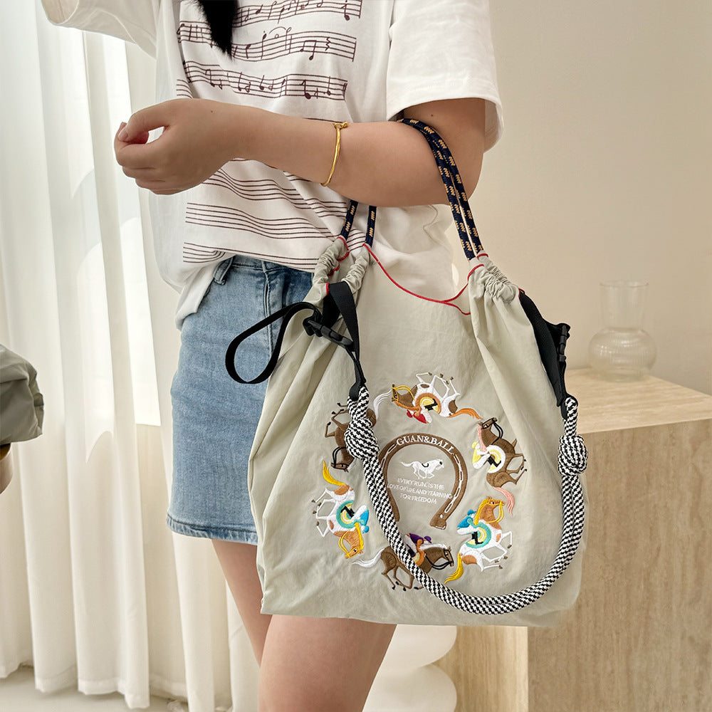 Women's Underarm Shopping Exquisite Embroidered Waterproof Nylon Women's Handbag