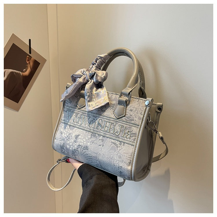 Women's High-grade Embroidered Light Luxury Large Capacity Shoulder Bags